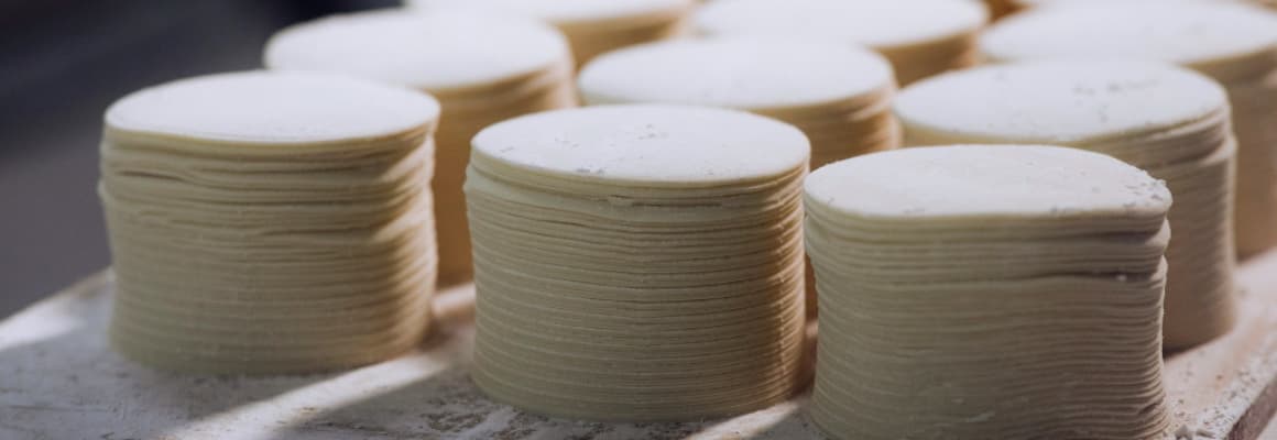 handmade-dumpling-skin-yummynoodles
