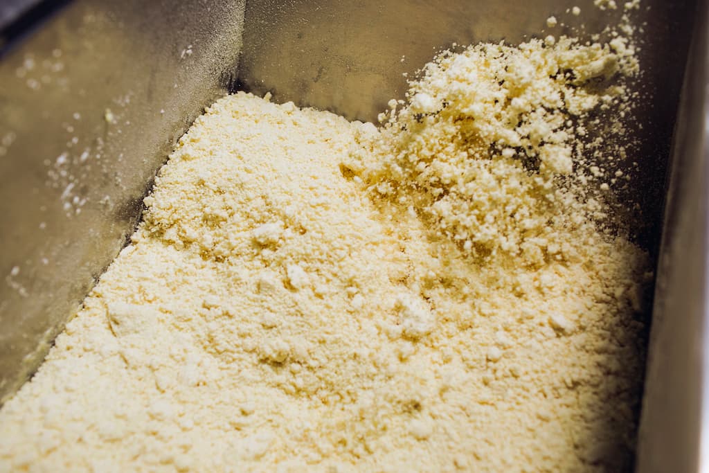  mixing-flour-for-noodle